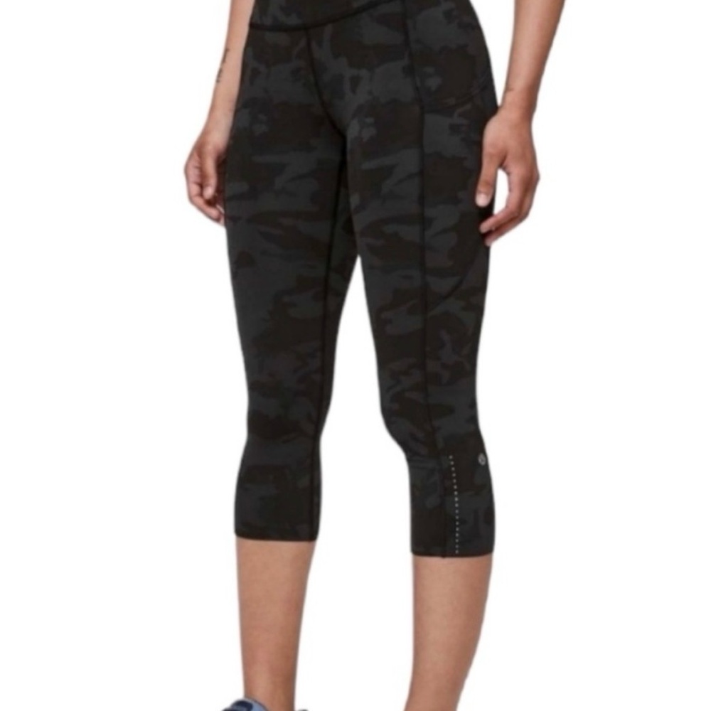 Lululemon Fast and Free size 8, 19” Camo Leggings